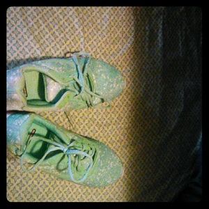 Athletic works memory foam size 11 tennis shoes!!